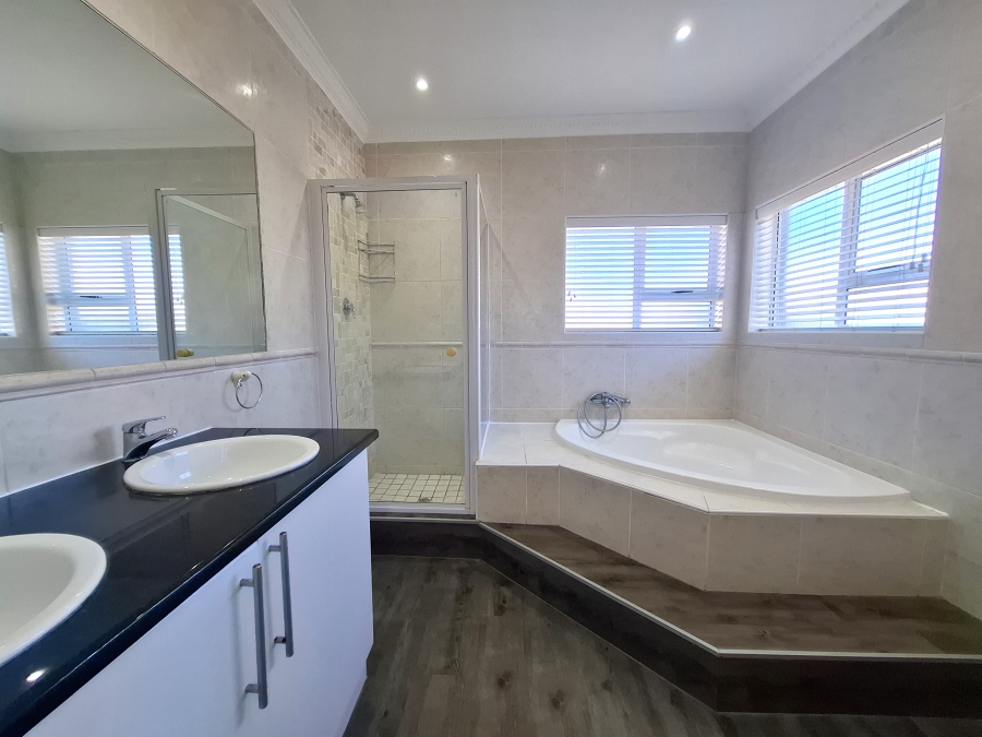 4 Bedroom Property for Sale in West Beach Western Cape